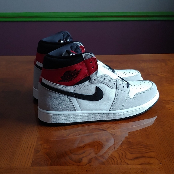 Air Jordan 1 Retro High OG Smoke Grey - Picture 1 of 7